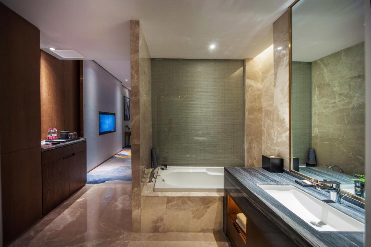 Wyndham Shiyan Downtown Hotel Екстериор снимка