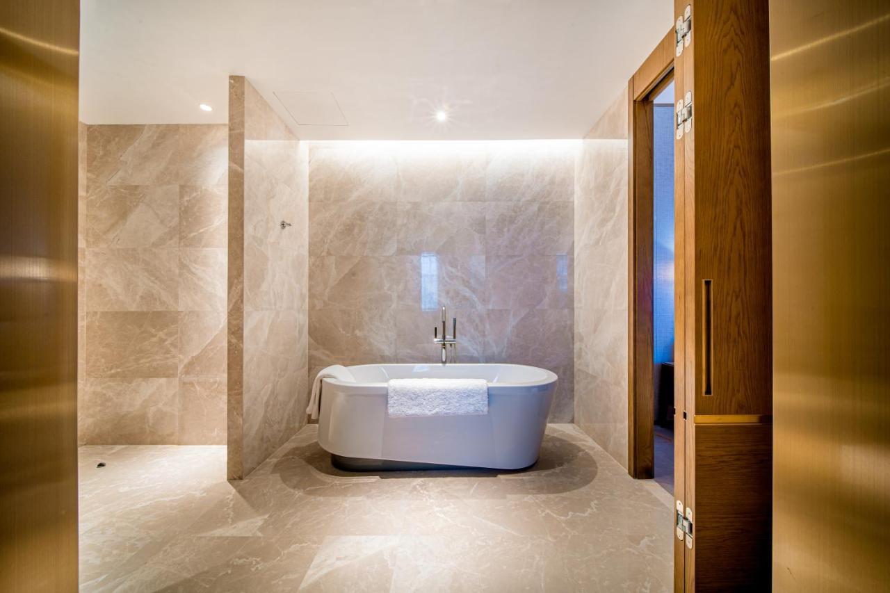 Wyndham Shiyan Downtown Hotel Екстериор снимка