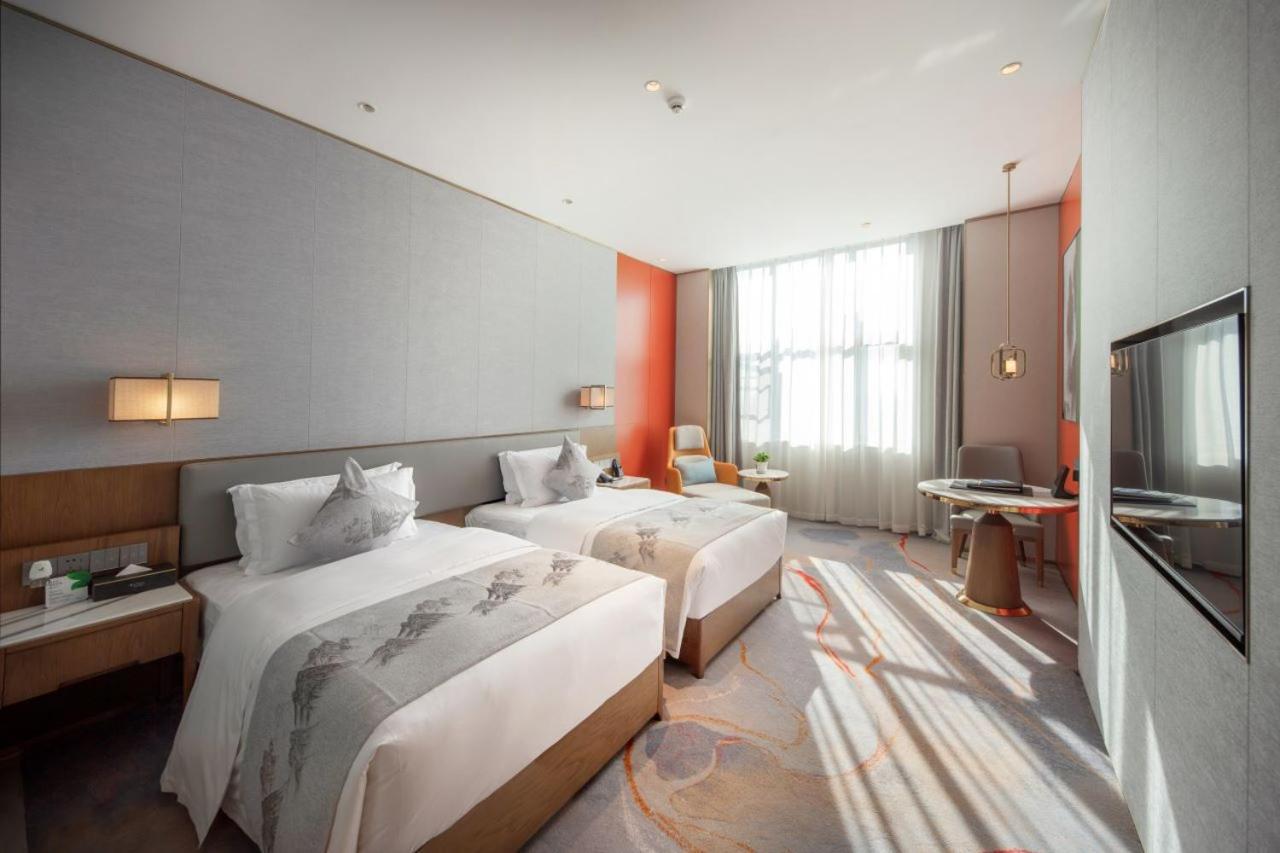 Wyndham Shiyan Downtown Hotel Екстериор снимка